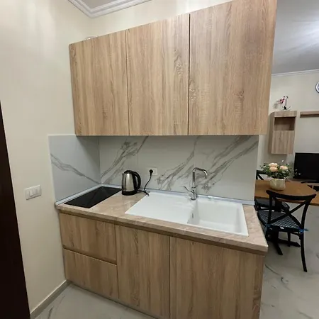 Joana Prestige 티라나